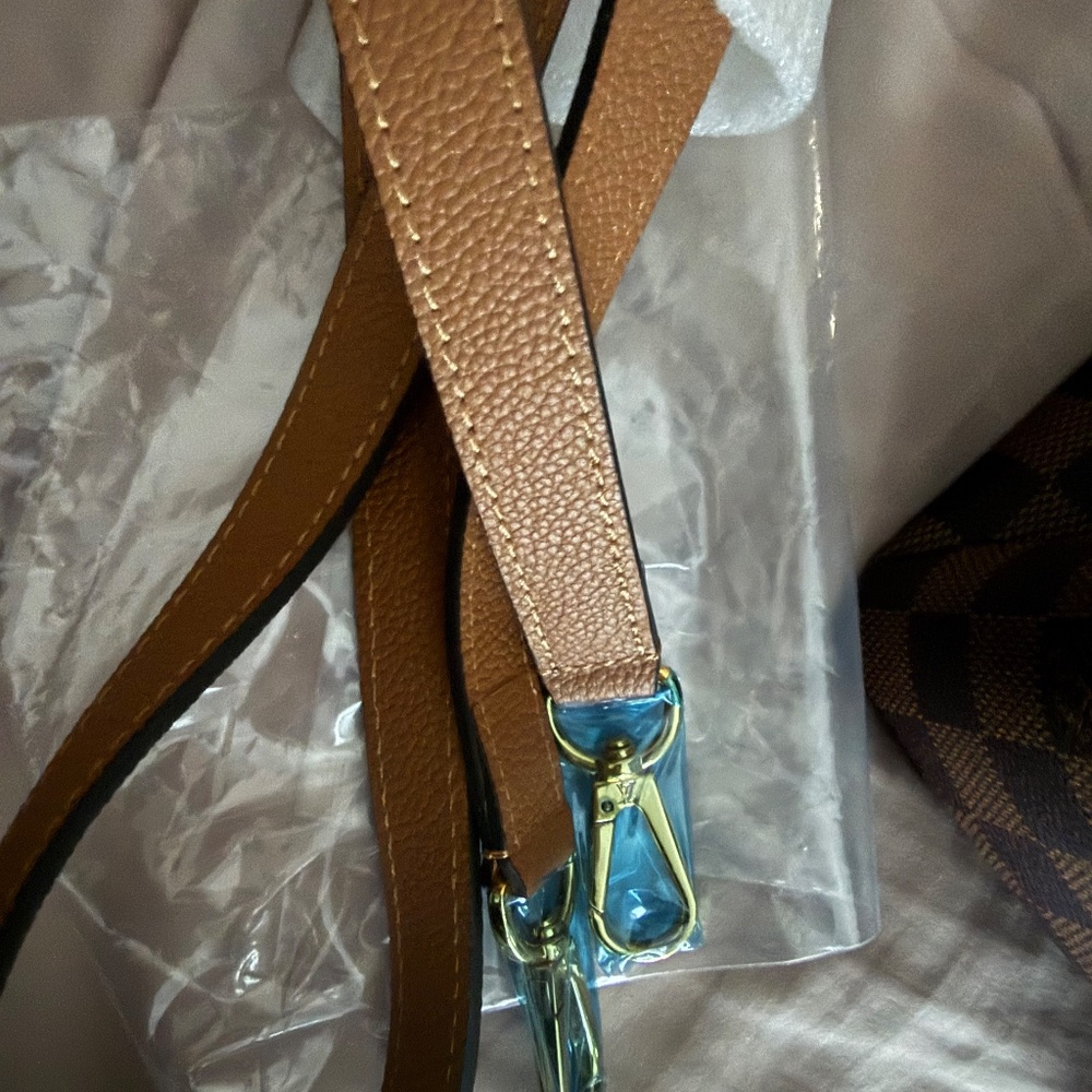 Faux LV Riverside - Picture 3 of 5
